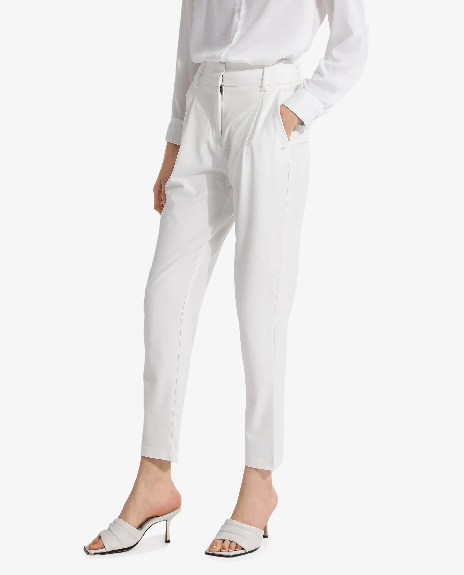 Rareism Women Kaish Off White Hook Tapered Fit Ankle Length Plain Trouser