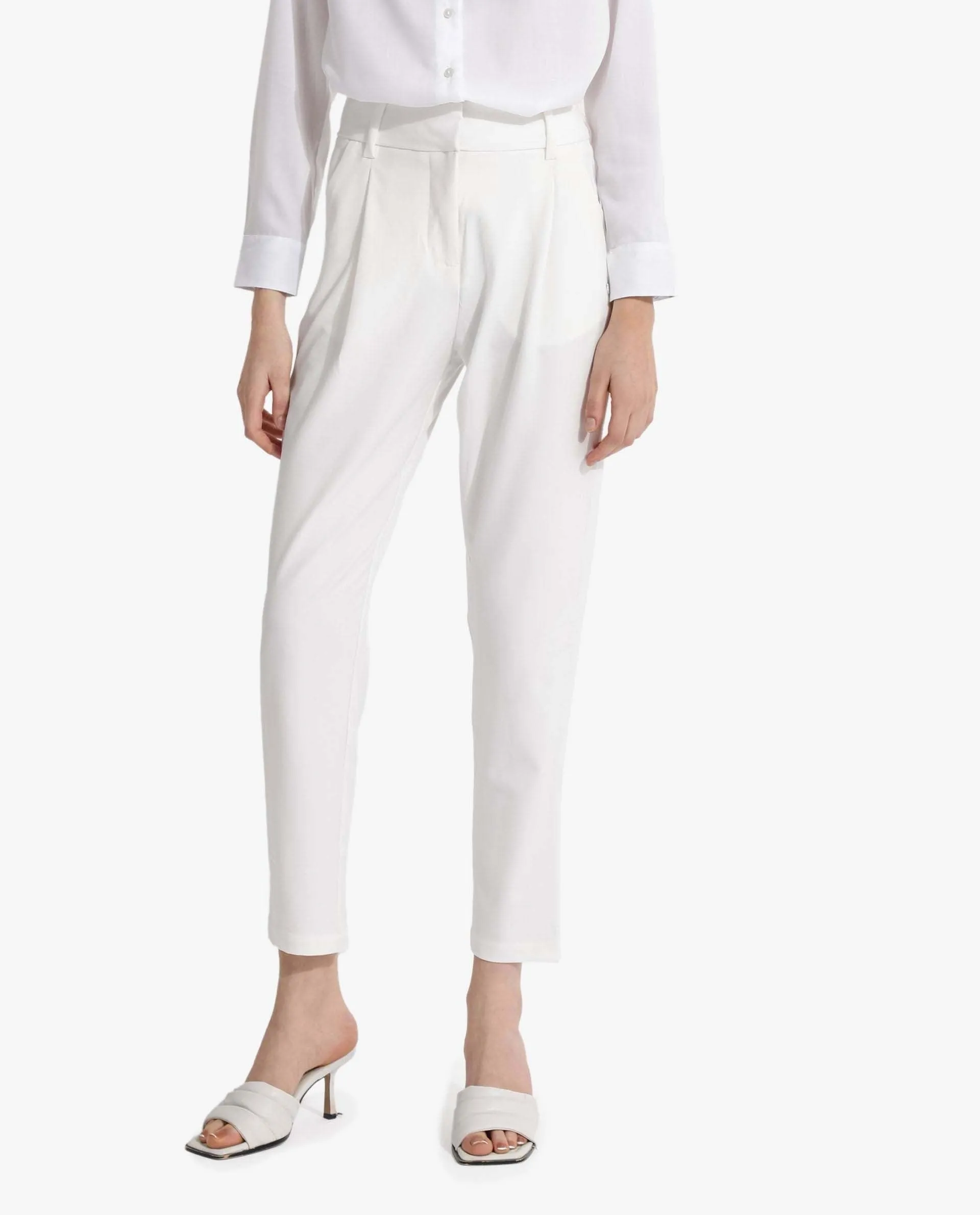 Rareism Women Kaish Off White Hook Tapered Fit Ankle Length Plain Trouser